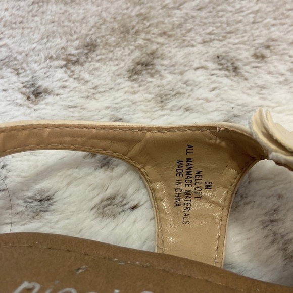 Nicole tan cream vegan leather floral sandals size 6 boho chic resortwear summer - Picture 11 of 12